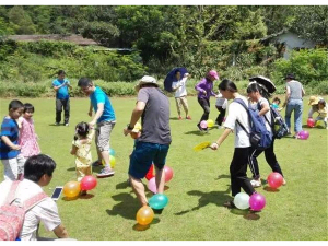 親子互動游戲——?dú)g樂踩氣球